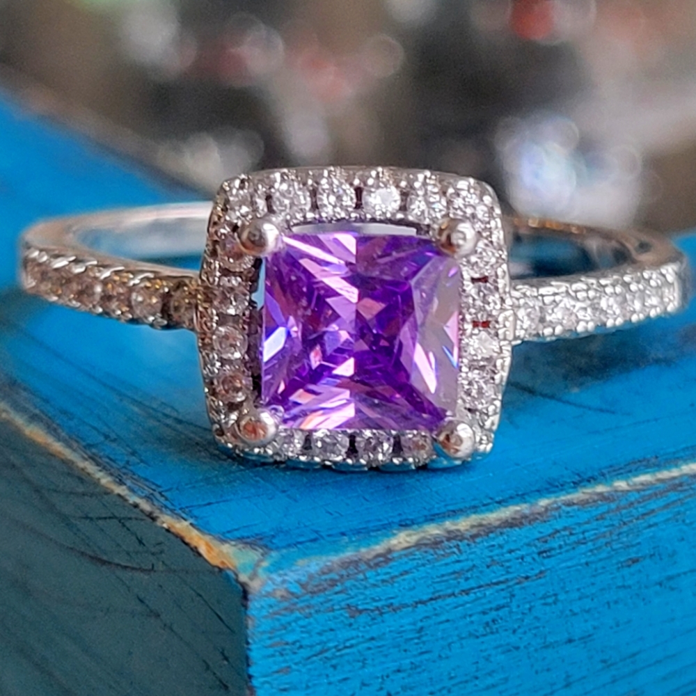 ๐2 for $20 NWT Fragrant Jewels Purple Swarovski Crystal Ring - Picture 1 of 7
